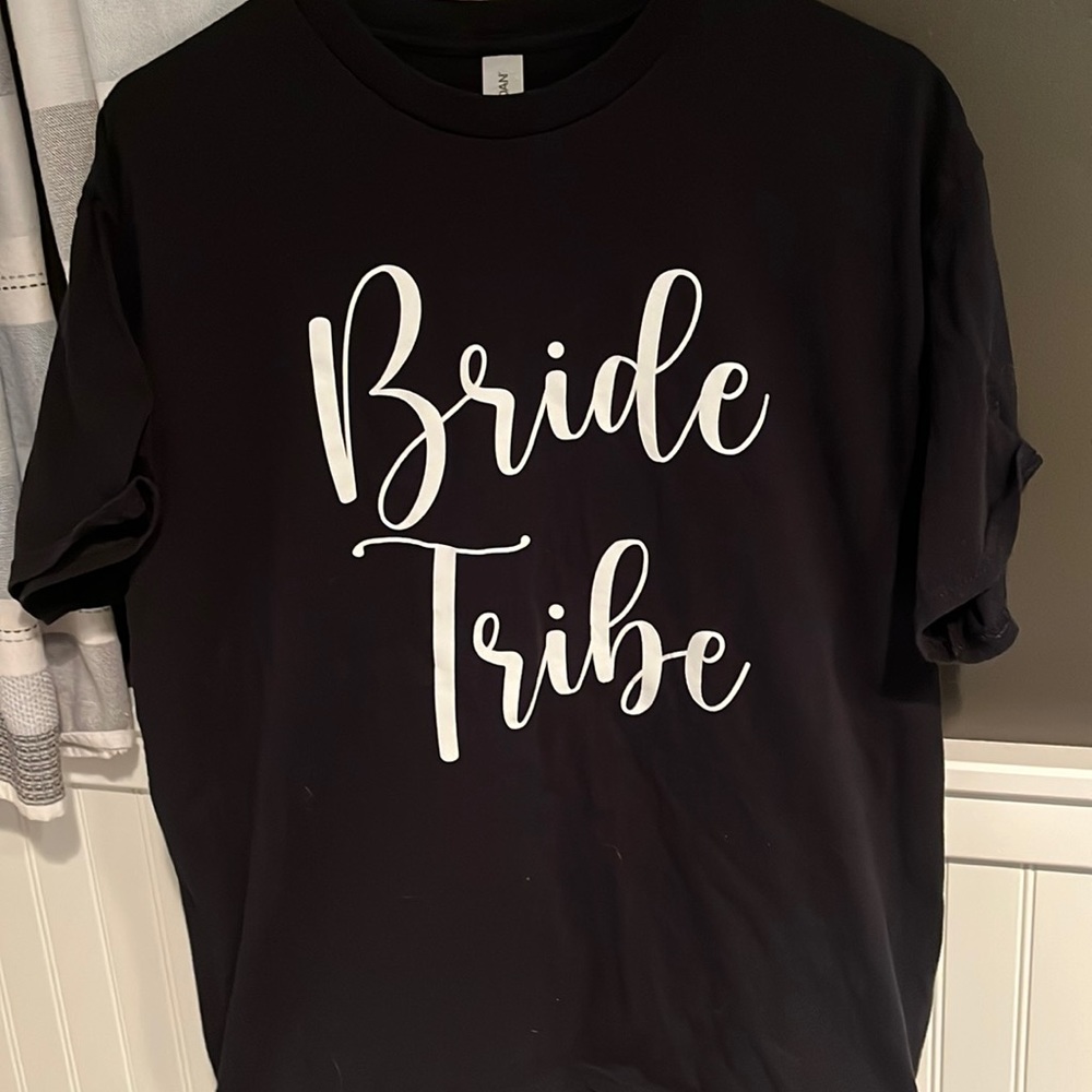 Gildan- Heavy cotton, black and white Bride Tribe short sleeved T-Shirt, Size L